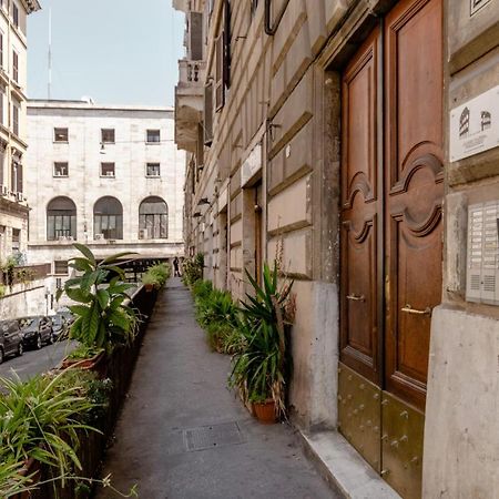 4-Bdr Apt Among Colosseum&Termini 10-People Apartment Roma Exterior foto